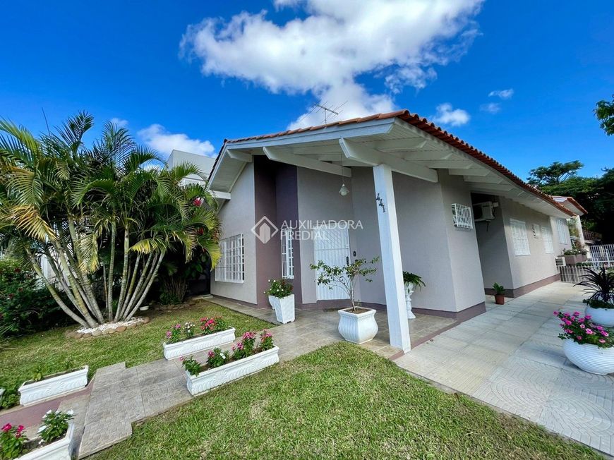 Casa Terrea bairro Igara 4 dormitórios