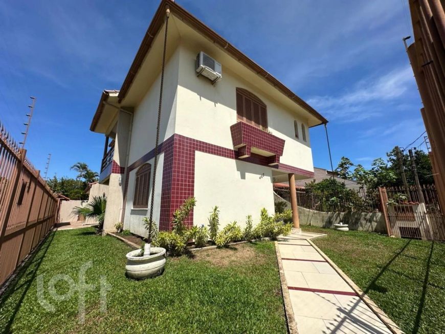 Casa à venda em Igará com 256 m², 3 quartos, 1 suíte, 4 vagas