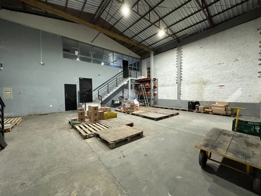 Pavilhão a venda com 180m² na Av Aj Renner Bairro Estancia Velha