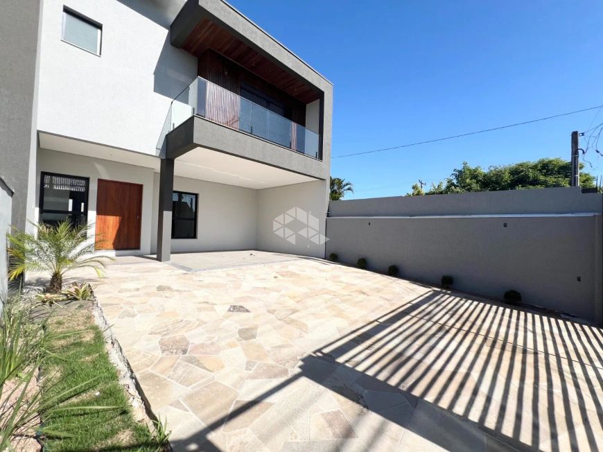 Sobrado em Construção com 4 Dormitórios, Sendo 2 Suítes e 2 Vagas Cobertas