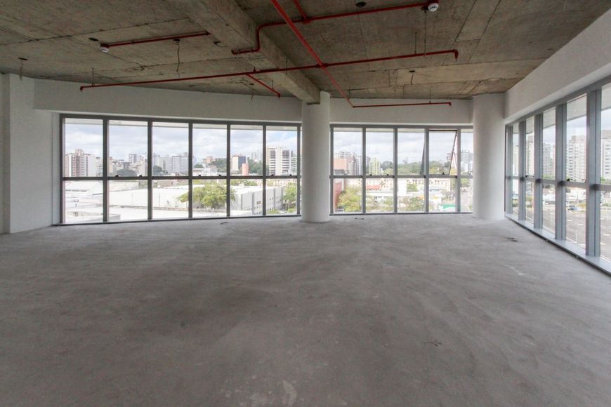 Sala comercial a venda no Centro de Canoas com 88m²