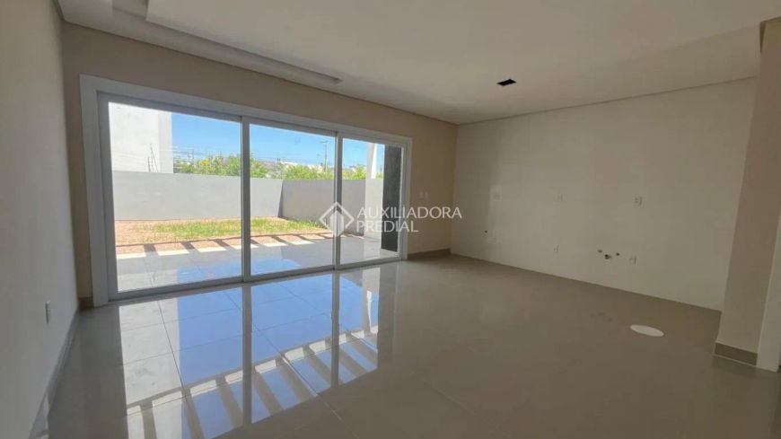 Sobrado geminado com 3 dormitório sendo uma suíte!