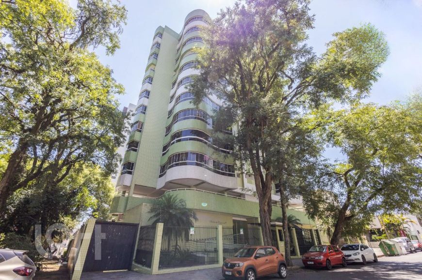 Apartamento à venda em Centro com 151 m², 3 quartos, 1 suíte, 4 vagas