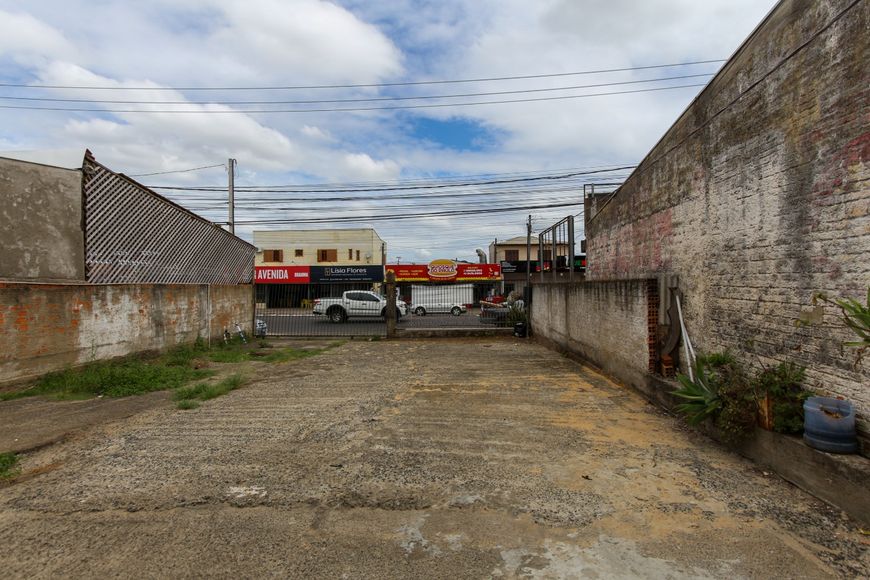 Terreno com 300m2, na Avenida Rio Grande do sul.