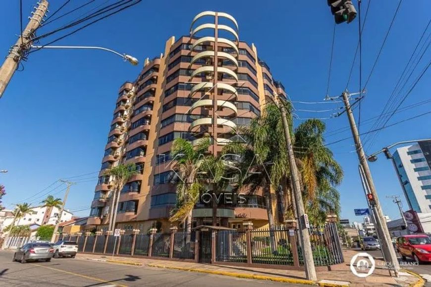 Apartamento com excelente localização, próximo ao Park Shopping Canoas. Com 03 dormitórios e 01 suít