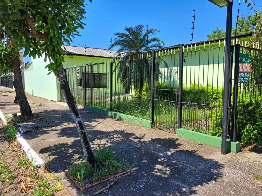 Área com aproximadamente 680m2 à venda