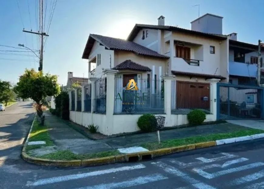 Casa a venda, 3 quartos,2 vagas lado a lado,bairro Moinhos de vento/Canoas-RS