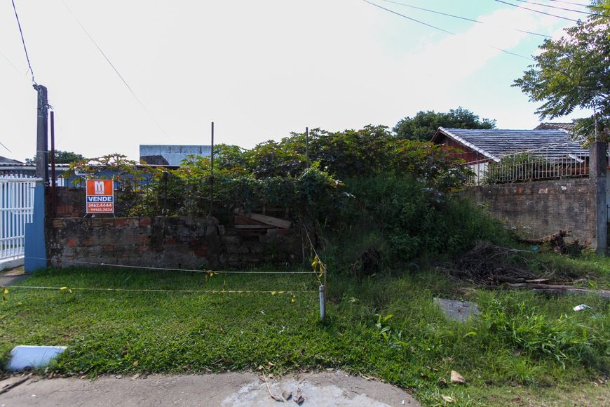Terreno à Venda no bairro Mathias Velho com 374m²