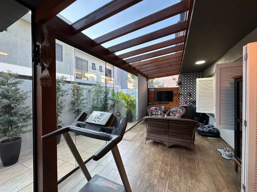 CASA/SOBRADO com 178m² e 03 dormitórios no bairro Mont Serrat em CANOAS