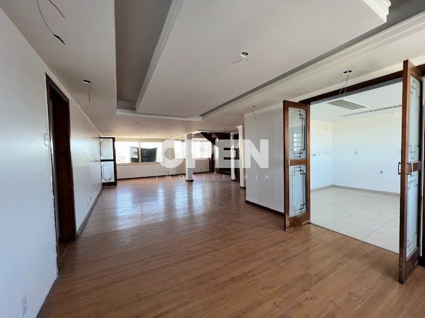 Cobertura duplex para venda possui 256 metros quadrados com 4 quartos em Centro - Canoas - RS