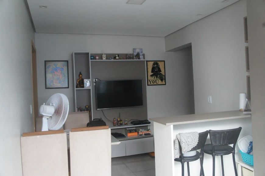 Apartamento em Canoas de 2 dormitorios e com garagem.