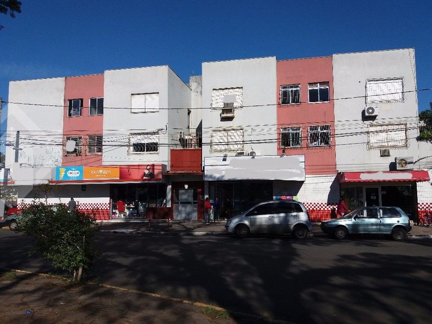 Apartamento 01 dormitório em frente a praça.