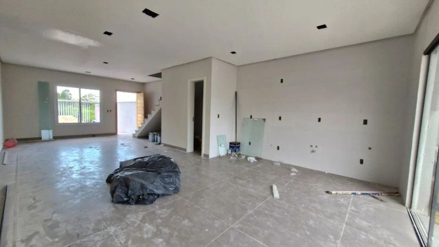 SOBRADO 3 QUARTOS COM 1 SUÍTE, BAIRRO MONT SERRAT