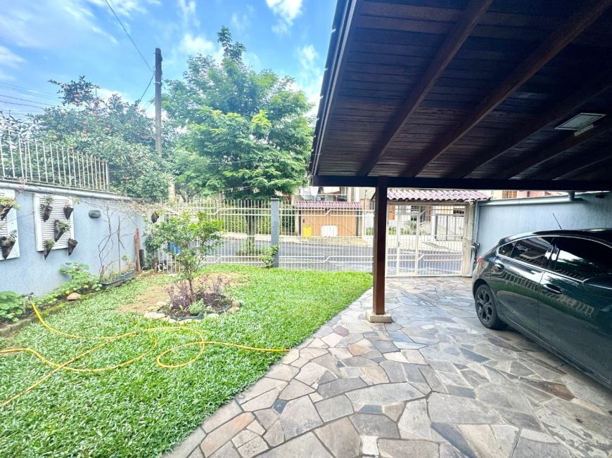 CASA TERREA LINDA NO BAIRRO MOINHOS DE VENTO!