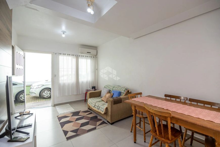 Casa condominio, 58,13 m² de área privadas, 2 dormitórios, living com 3 ambientes, sala de estar, ja
