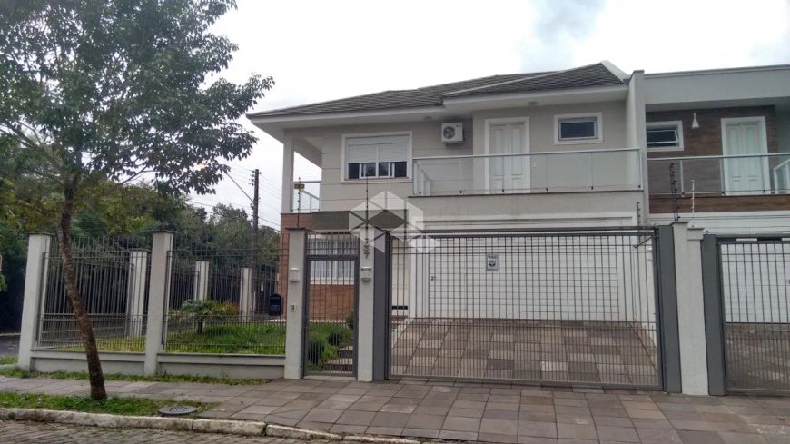 Casa/sobrado com 3 quartos, sendo 3 suítes e 4 banheiros à venda no Marechal Rondon, em Canoas.