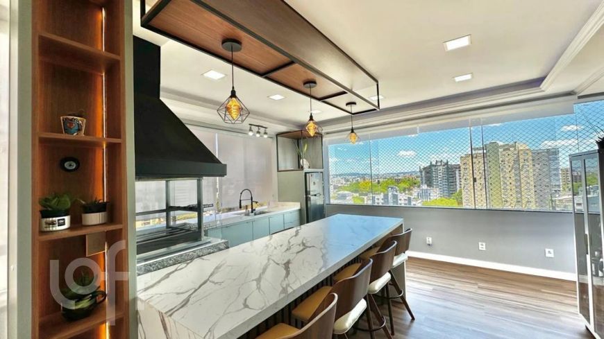 Apartamento à venda em Centro com 233 m², 3 quartos, 1 suíte, 2 vagas