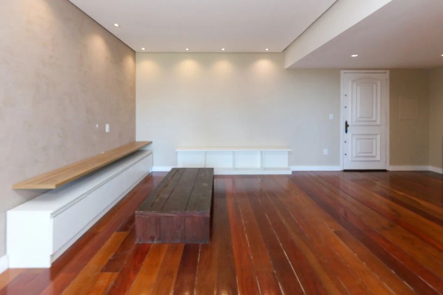 Apartamento com 3 Quartos à Venda no bairro Centro com 173m²