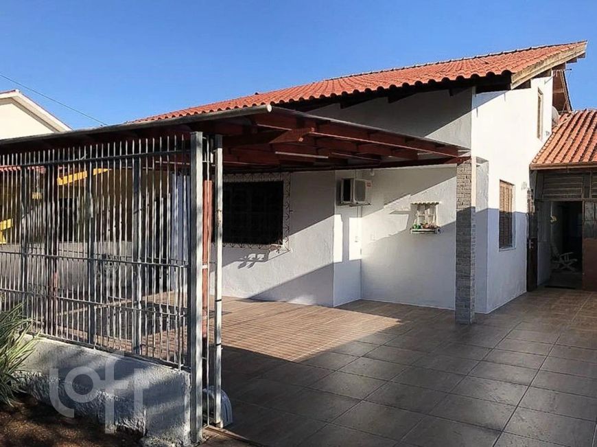 Casa à venda em Nossa Senhora das Graças com 120 m², 3 quartos, 1 suíte, 3 vagas