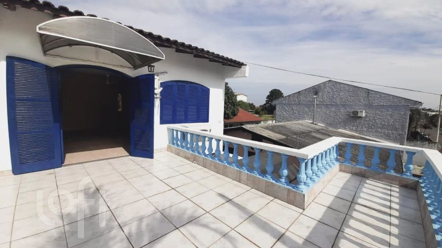 Casa à venda em Nossa Senhora das Graças com 140 m², 4 quartos, 1 suíte, 3 vagas