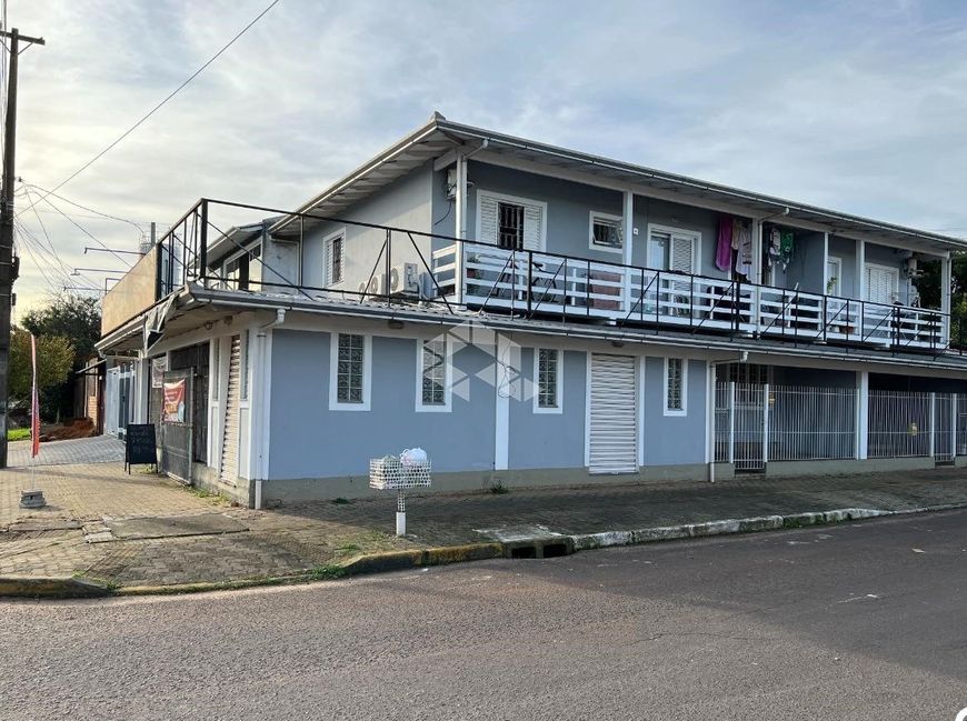 Prédio Comercial e Residencial com lojas e apto, bairro Olaria - Canoas