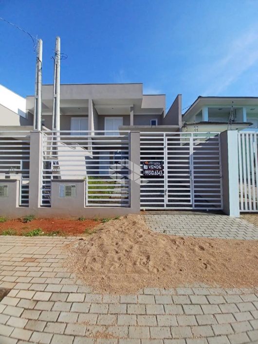 Sobrado 3 dormitórios 2 suítes 2 vagas 183m² área privativa São José Canoas