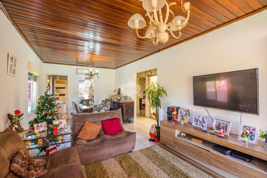 Casa térrea com 3 dormitórios, aceita financiamento, no bairro Niterói/Canoas.