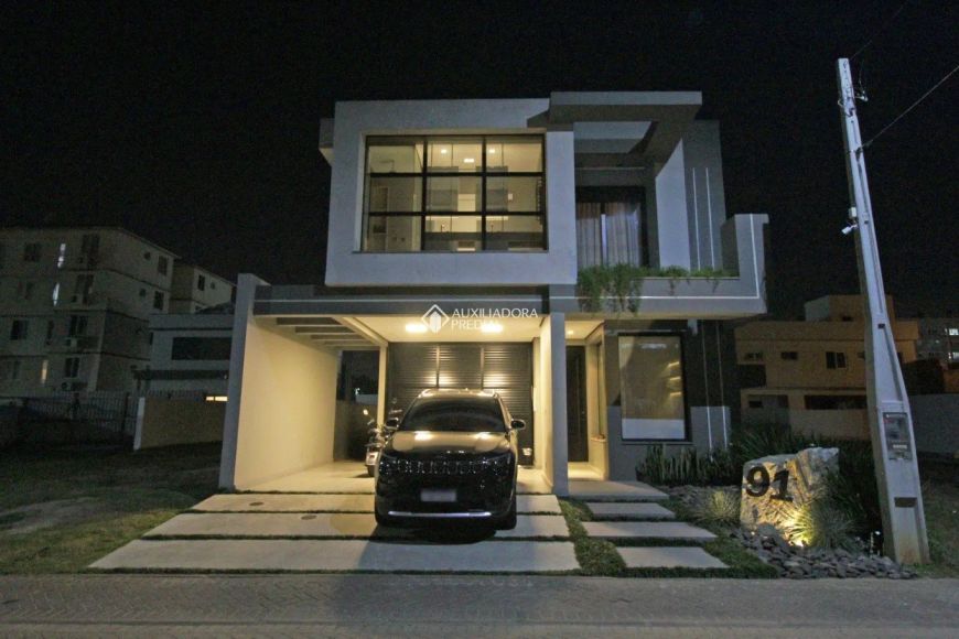 Casa em Condomínio em Canoas - 4 dormitórios, incluindo uma suíte diferenciada.