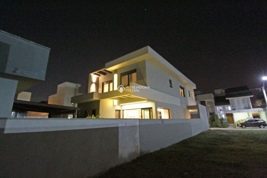 Casa em Condomínio em Canoas - 4 dormitórios, incluindo uma suíte diferenciada.