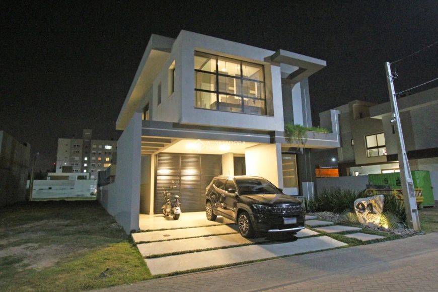 Casa em Condomínio em Canoas - 4 dormitórios, incluindo uma suíte diferenciada.