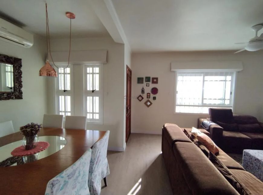 Sobrado à venda em Canoas, Igara - Casa com piscina e churrasqueira REF: G4674