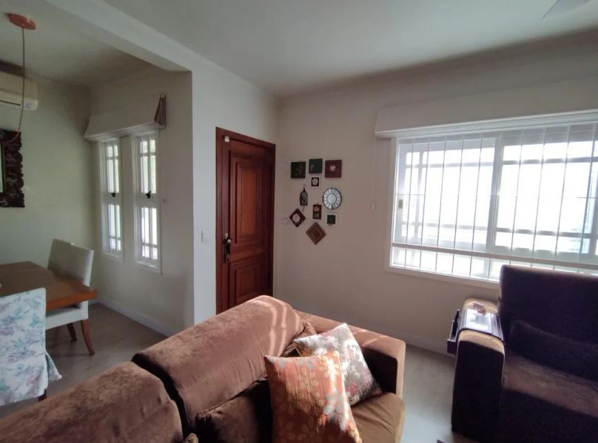 Sobrado à venda em Canoas, Igara - Casa com piscina e churrasqueira REF: G4674