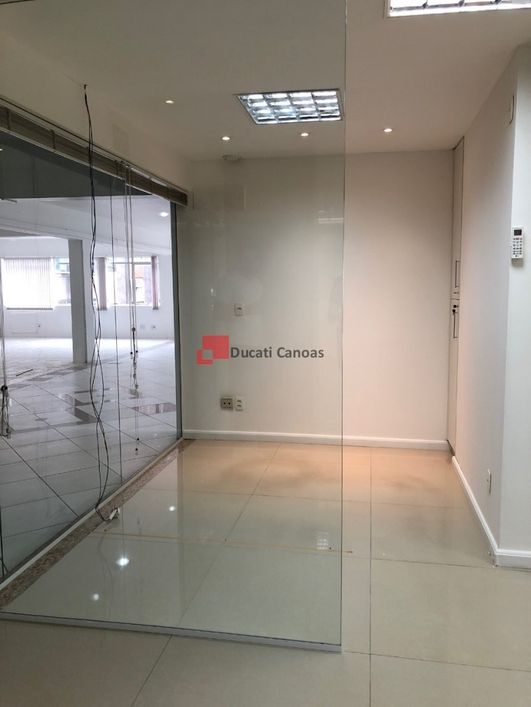 Ampla Sala/loja Comercial no Centro de Canoas
