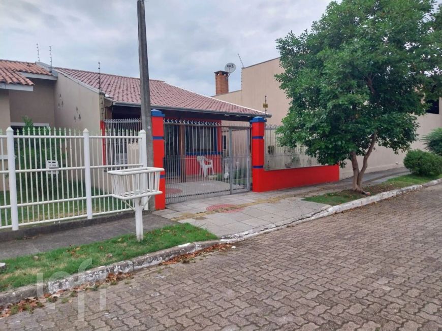 Casa à venda em São José com 69 m², 3 quartos, 1 suíte, 1 vaga