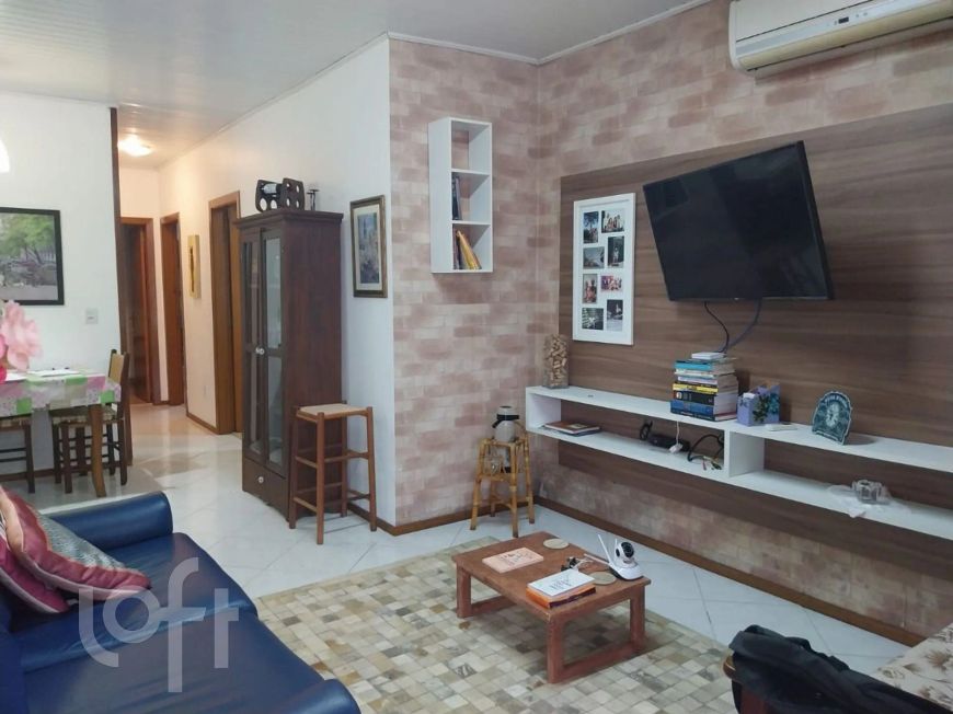 Casa à venda em São José com 69 m², 3 quartos, 1 suíte, 1 vaga
