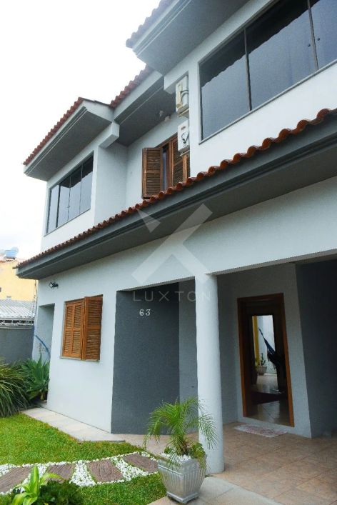 Casa 3 Dormitórios Canoas