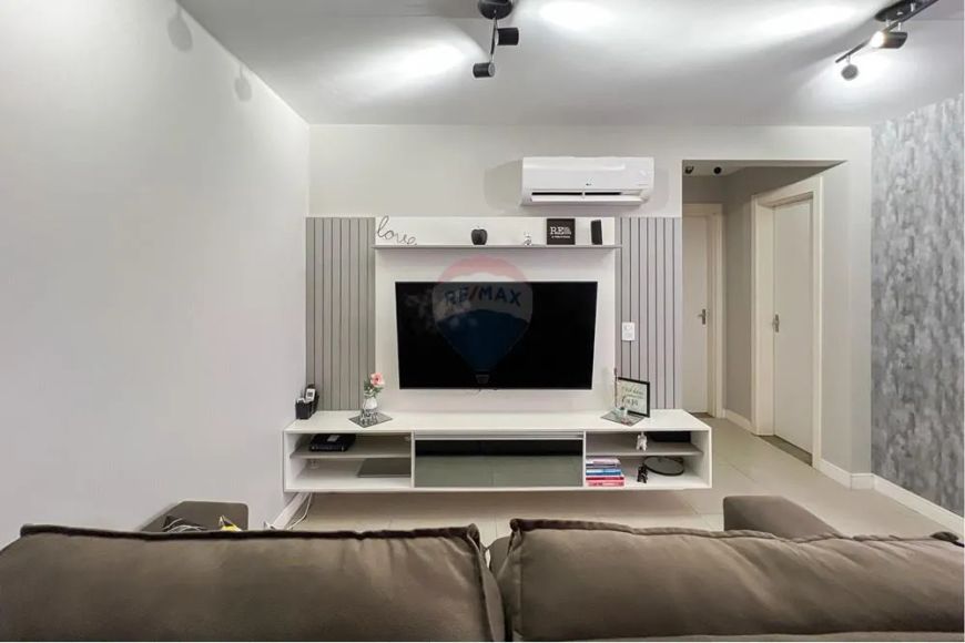 Apartamento semi mobiliado