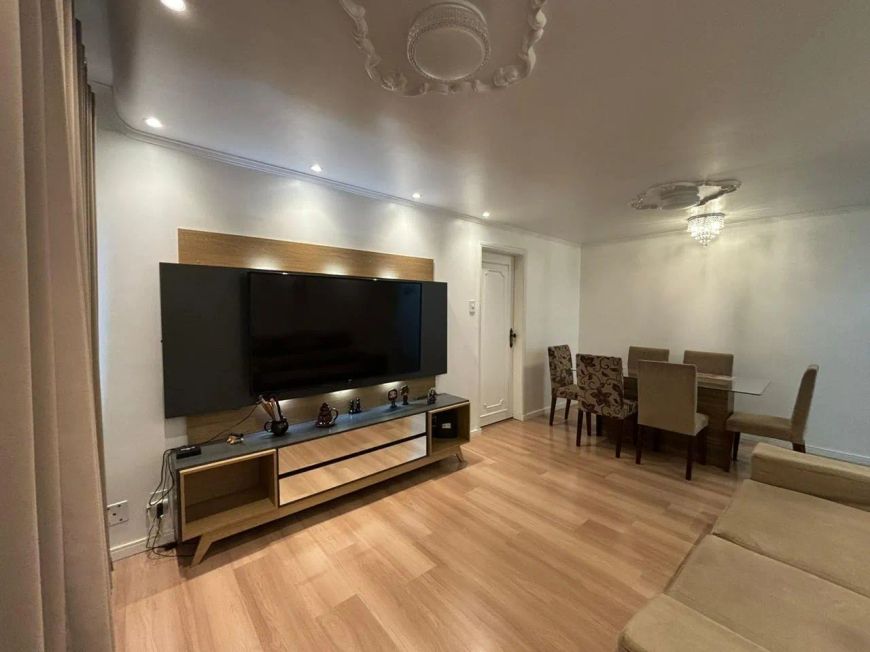 Apartamento com 3 dormitórios no Centro com 107m²