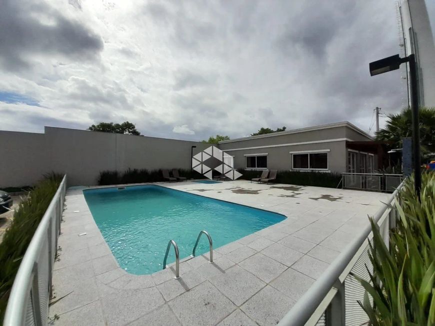Apartamento 2 dormitórios, 1 banheiro, com vaga de garagem.