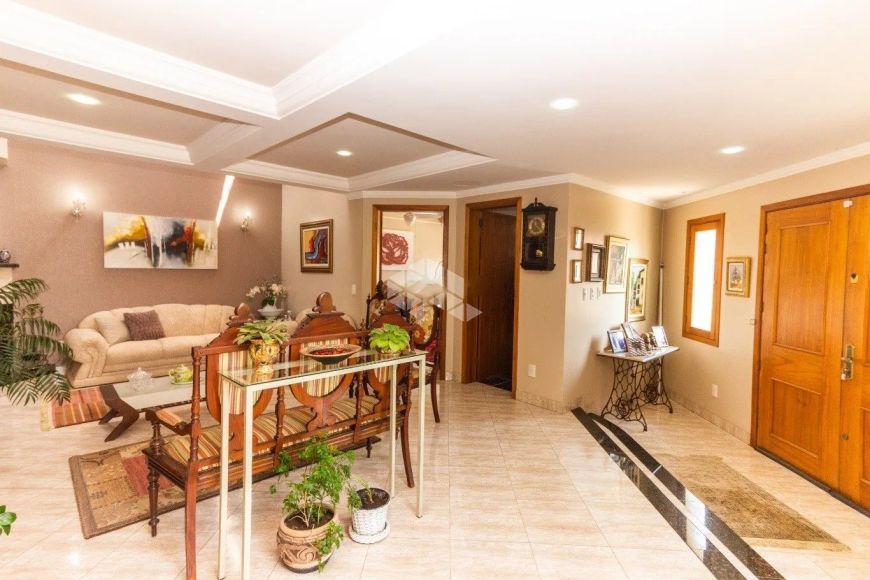 Casa sobrado 4 quartos, 1 suíte, 2 banheiros, sala de estar, sala de jantar, lavabo,pátio com piscin