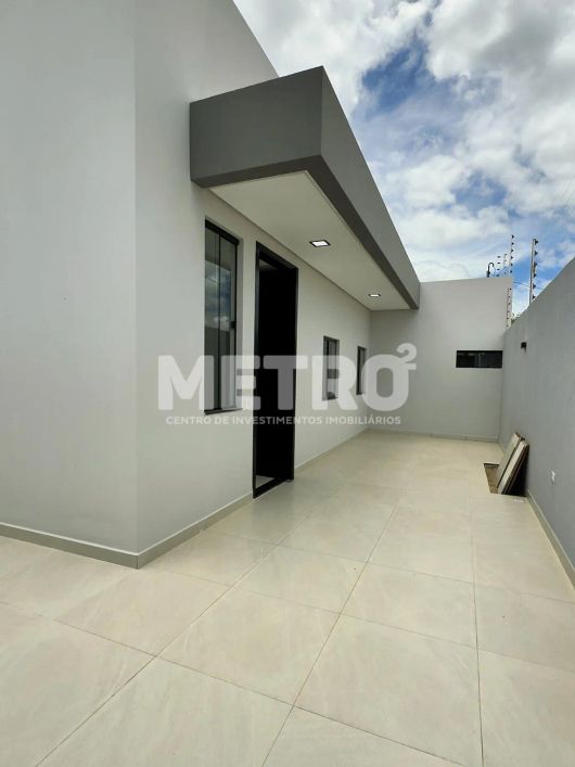 Casa à venda no Vale Dourado com 3 quartos sendo duas suítes, PETROLINA - PE