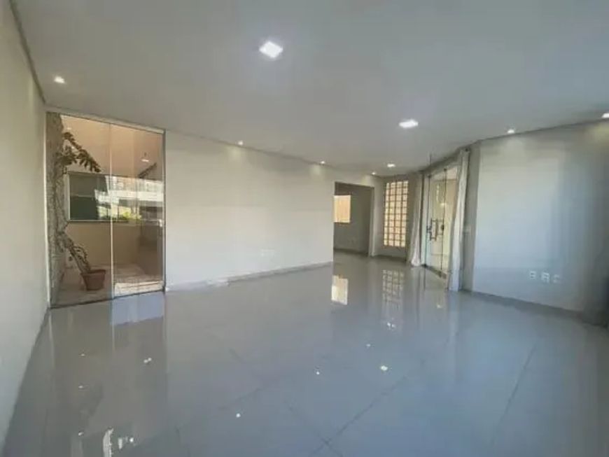 🏡 **Sua Casa de Sonhos no Sol Nascente!** ☀️