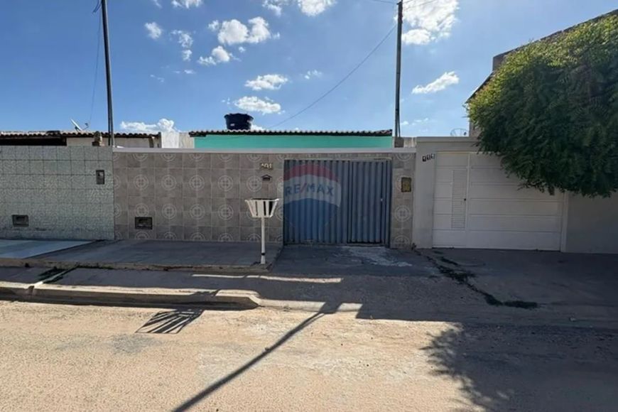 Casa Aconchegante em Santa Luzia, PE - Oportunidade!