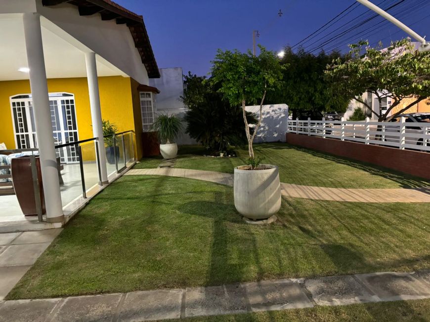 **Anúncio de Aluguel: Casa Térrea na Orla do Rio São Francisco**