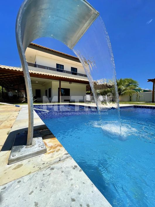 Venda de chácara na estrada das Pedrinhas com 4 suítes, piscina, acesso ao rio