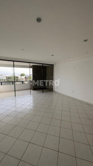 Apartamento. Edf. Anthurius, 180m aproximados , 4 quartos, sendo 02 suítes