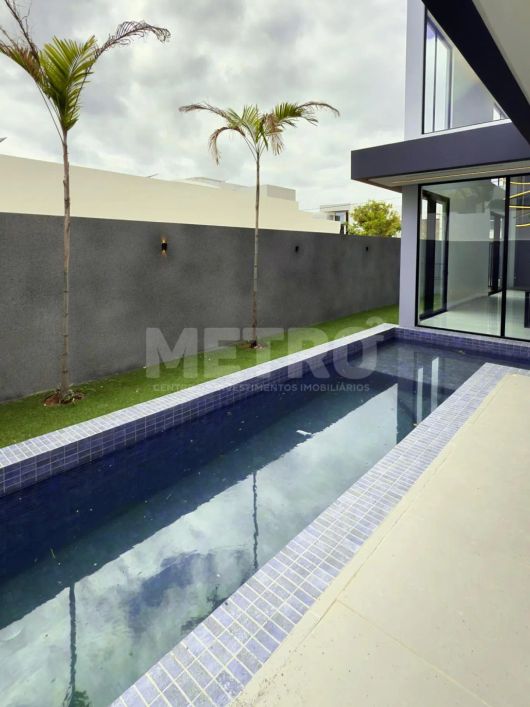 Casa à venda no Alphaville com 4 suítes, gourmet, piscina, PETROLINA - PE