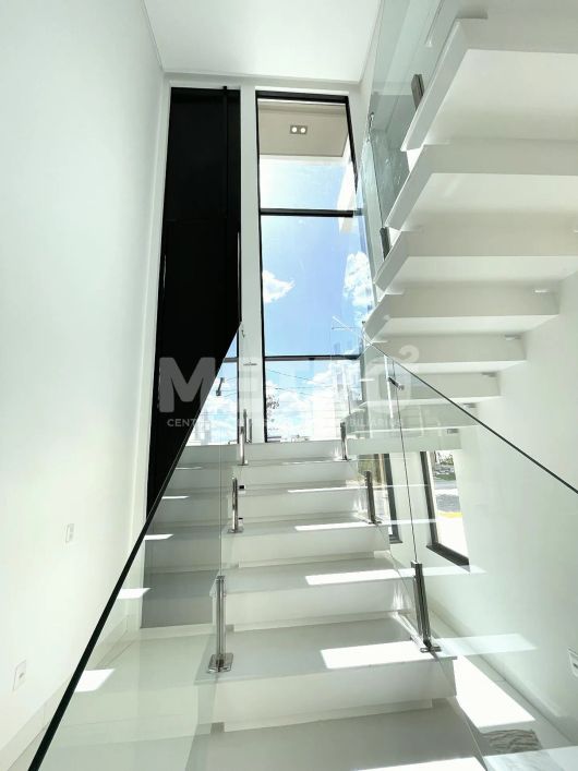 Casa à venda no Alphaville com 4 suítes, Gourmet com piscina, PETROLINA - PE