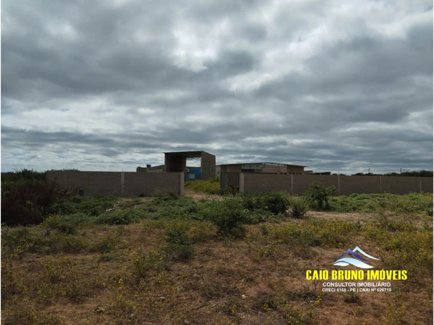 Excelente Fazenda de 27 hectares com acesso ao Rio....