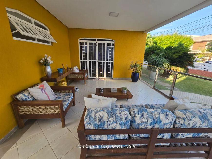 **Anúncio de Aluguel: Casa Térrea na Orla do Rio São Francisco**
